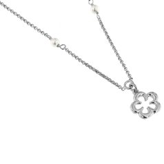 Stříbrný náhrdelník rolo s perličkami a květinou 2021004